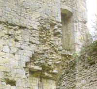 Neuville sur Ain, Chateau de Thol, Tour ouest, Porte (3)